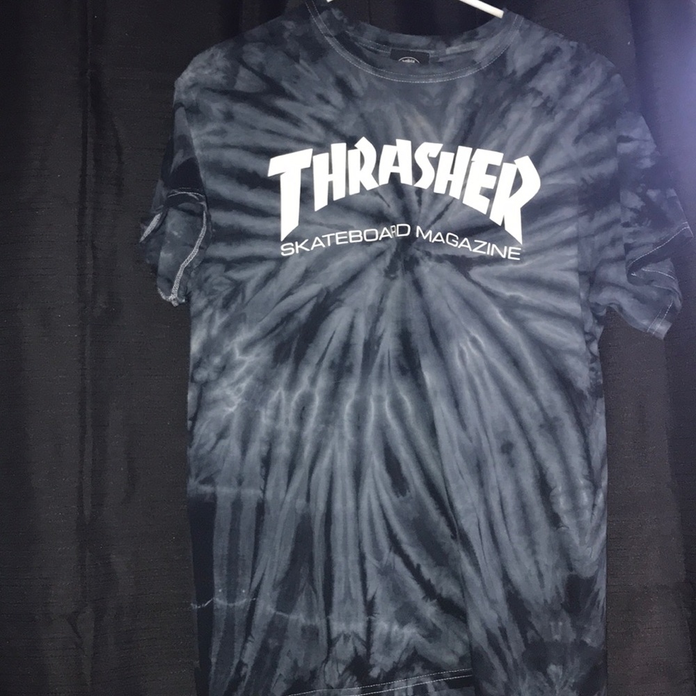 Black and gray tie die thrasher T-shirt